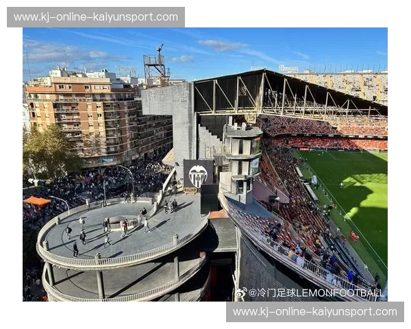 蝙蝠军团与黄衣骑士的宿命对决：梅斯塔利亚球场的南欧狂想曲